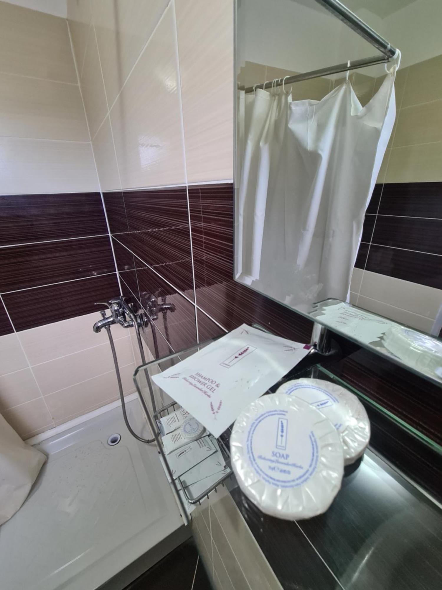Hotel Kukesi Lin Bagian luar foto